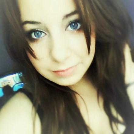 Monia .
