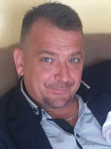 andrzej m