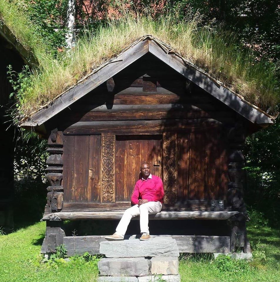 WEZMAN-THEPOSTMAN KOMBO-MPEMBE