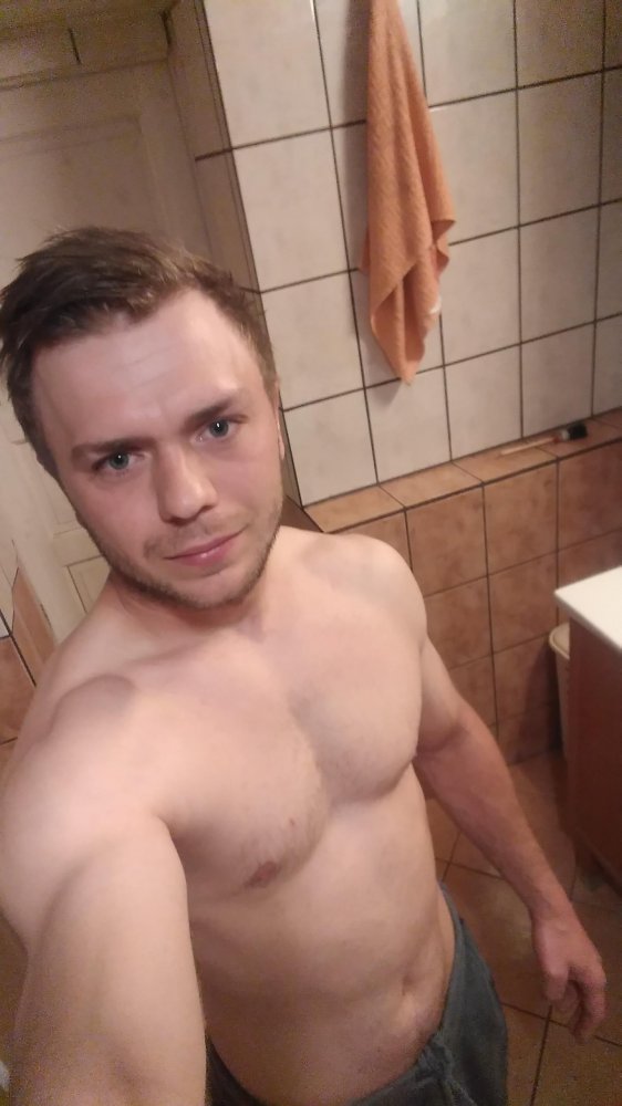 Adrian Chrąchol