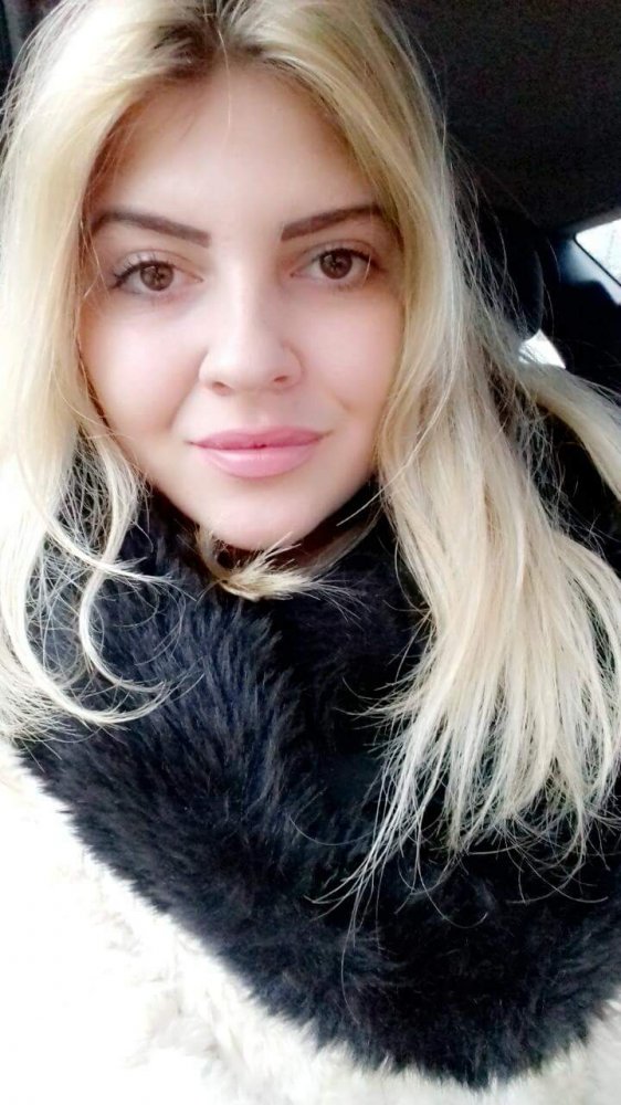 Evelisa Varvas