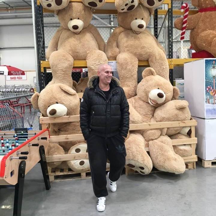 Mówią o mnie Miś Uszatek, bo klapnięte uszko mam. 