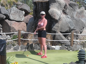 Profesjonalna nawet w gzre w golfa ;-)
