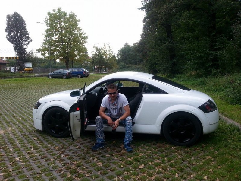 DAREK KNAPIK