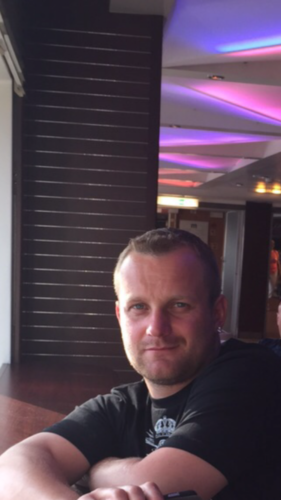 Piotr K...