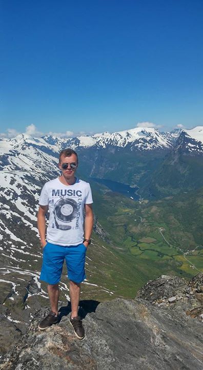 På Dalsnibba :)