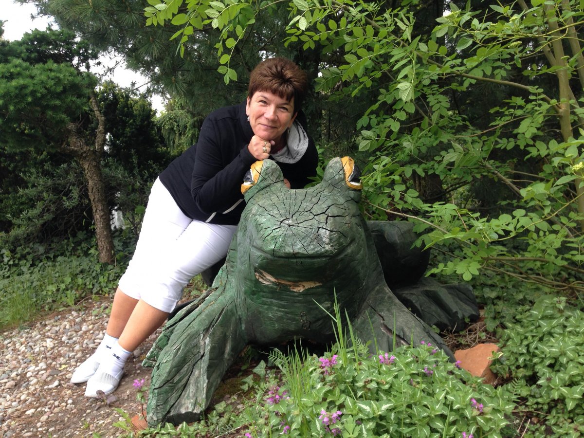 JEANETTE KNUT