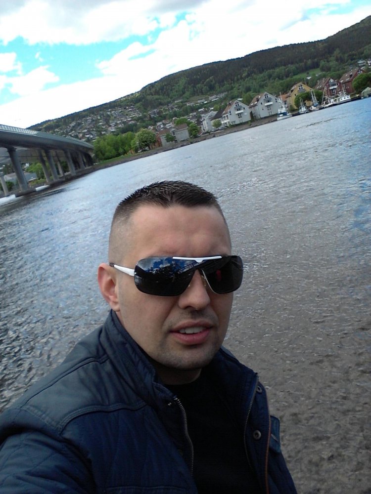 Dominik .....
